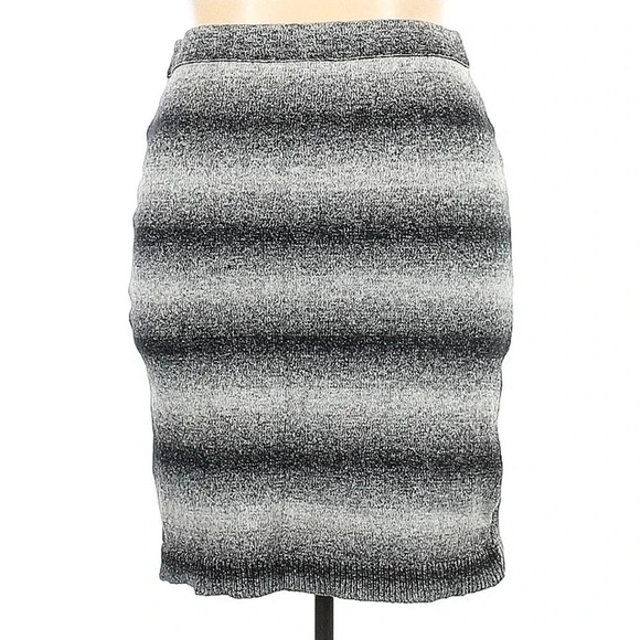 Lane Bryant | Gray Space Dye Striped Sweater Knit Pencil Skirt Plus Size 18/20 - Picture 3 of 3